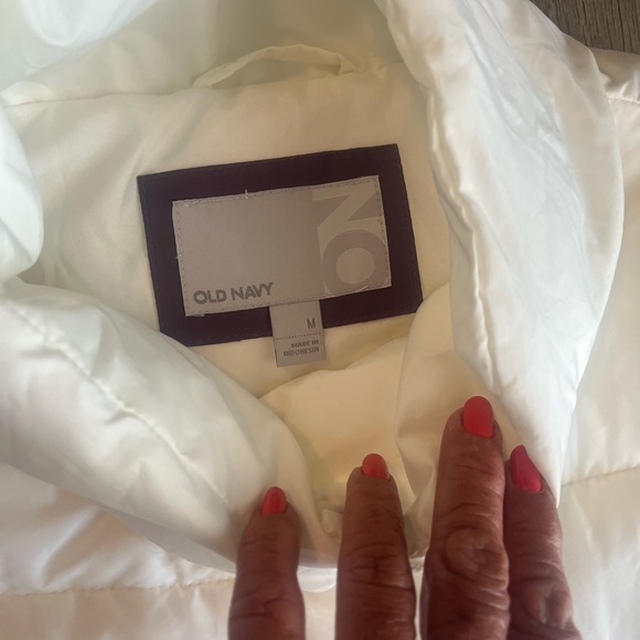 🧥NWOT Old Navy White Puffer Vest Jacket Size M - Picture 5 of 6